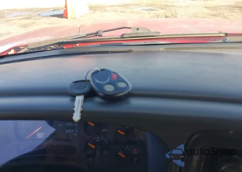 2004 Chevrolet Silverado 1500 Z71 из США, поврежденный, VIN 2GCEK19T741255886